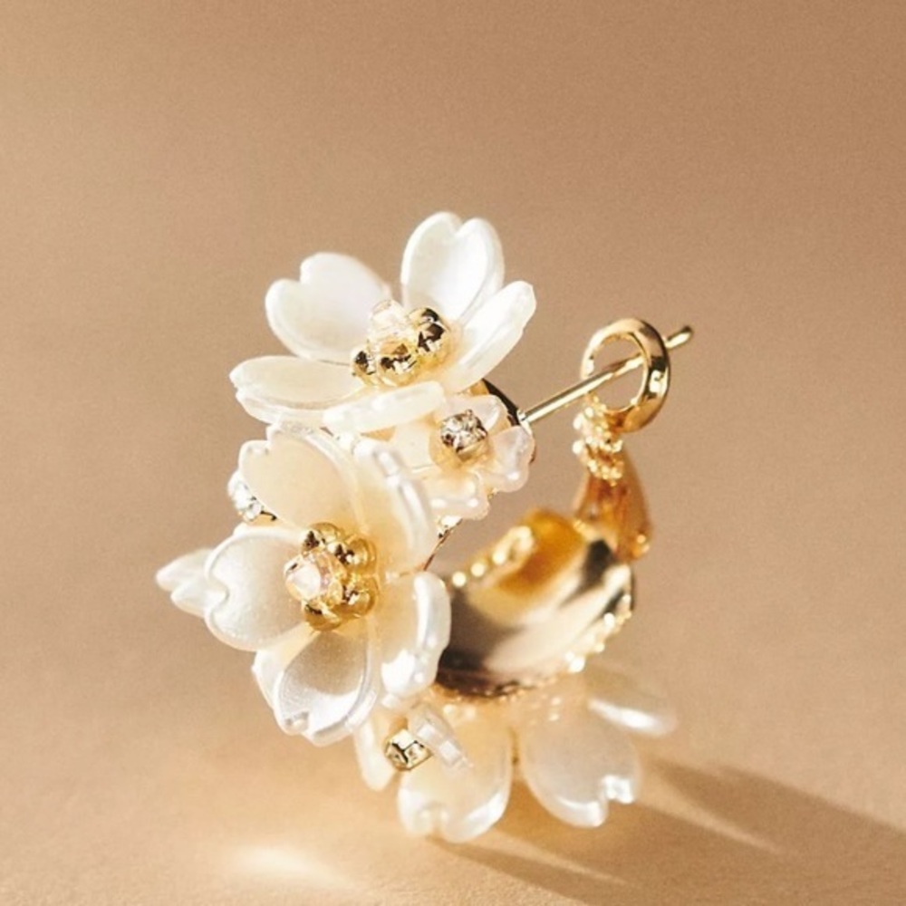 Anthropologie "Theia Dani Sakura" White Flower Cluster Hoop Earrings Brand new